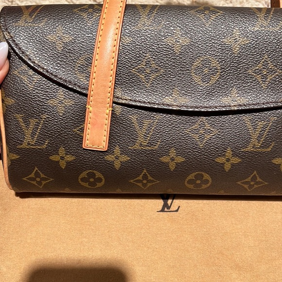 Authentic Louis Vuitton bag - Picture 5 of 7